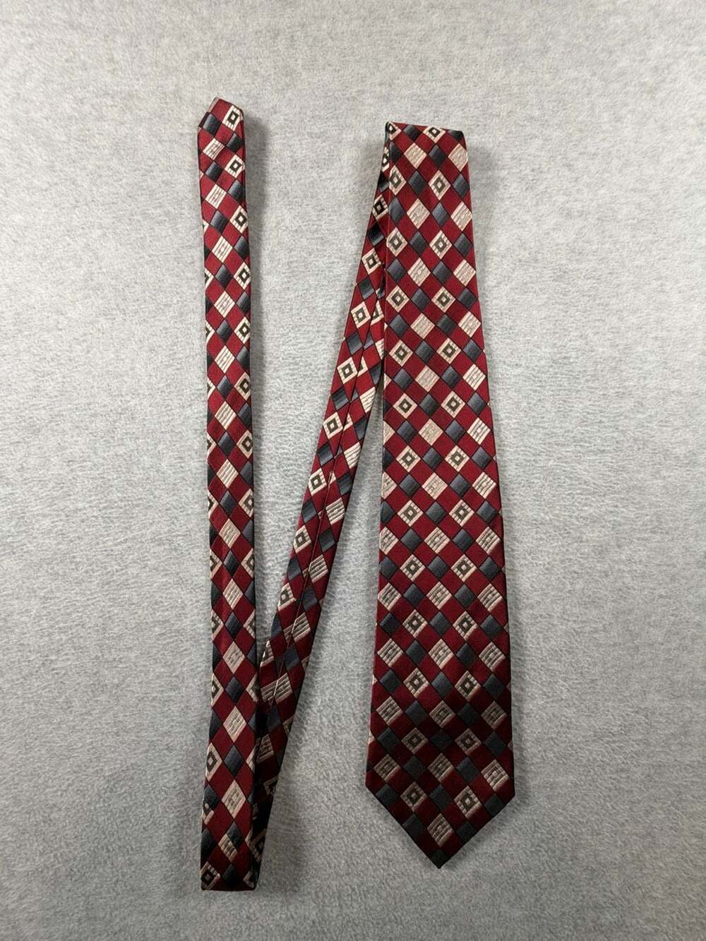 Joseph & Feiss Int. Men's Geometric Diamond Check Pattern 100% Silk Necktie